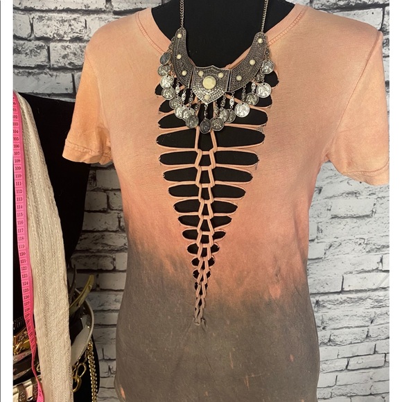 S “small” Affliction pink woven distressed tee. - Picture 6 of 6